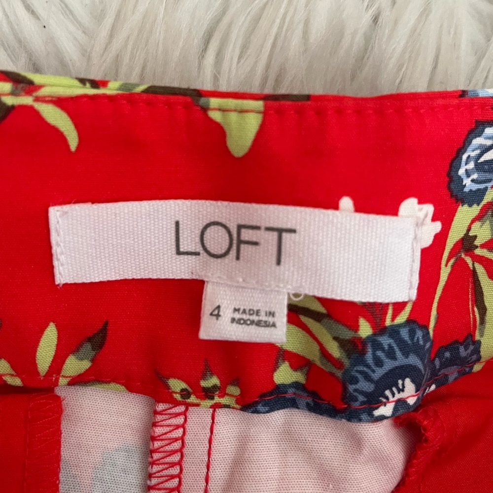 {LOFT} The Riviera Floral Short in Red - Womens 4 - Picture 7 of 9